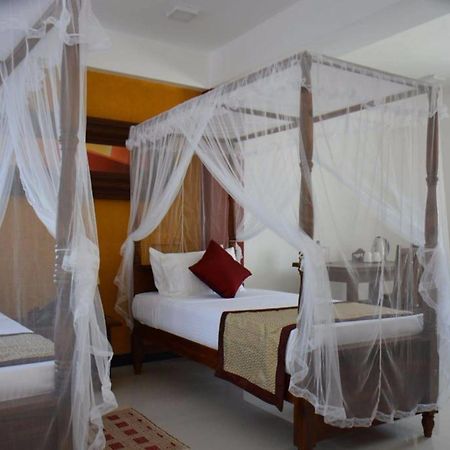 Meili Lanka City Hotel Kandy Exterior foto